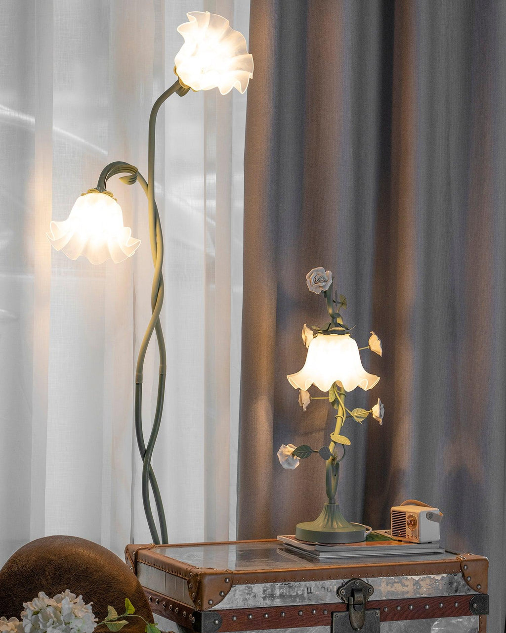 Calla Blommor Golvlampa | Elegant Design för Vardagsrummet med Grön Matt Finish 7