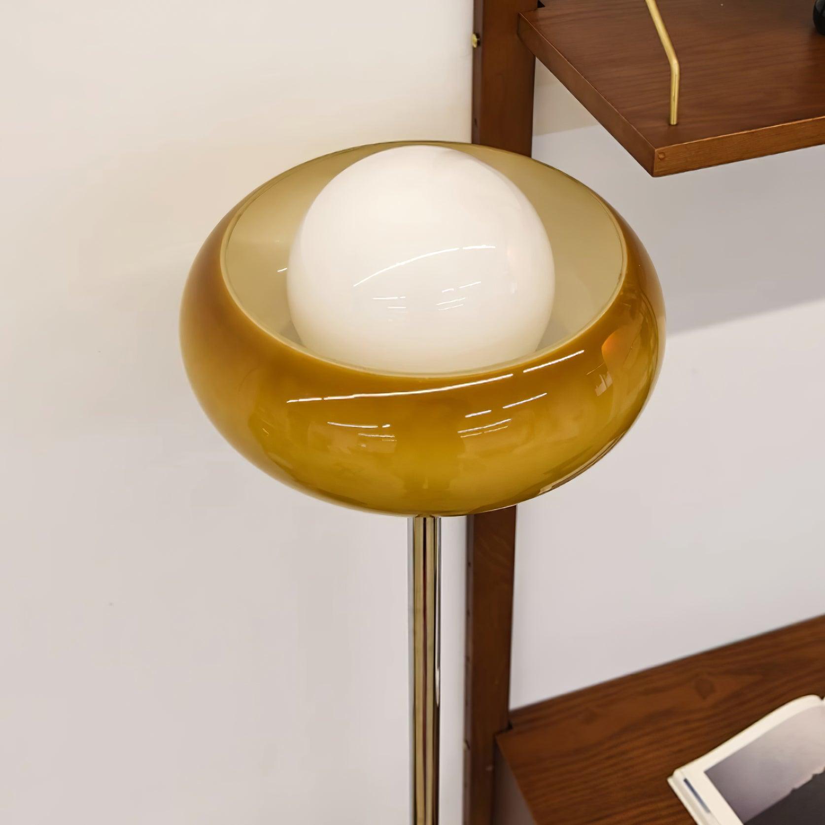 Elegant Golvlampa i Rymdåldersdesign med Krom och Plexiglasklot 3