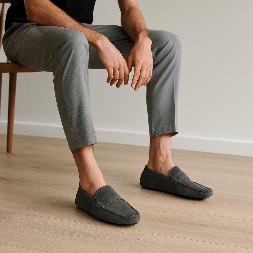 Loafers herr i mocka, italienskt inspirerade penny loafers till kostym och vardag - Grå