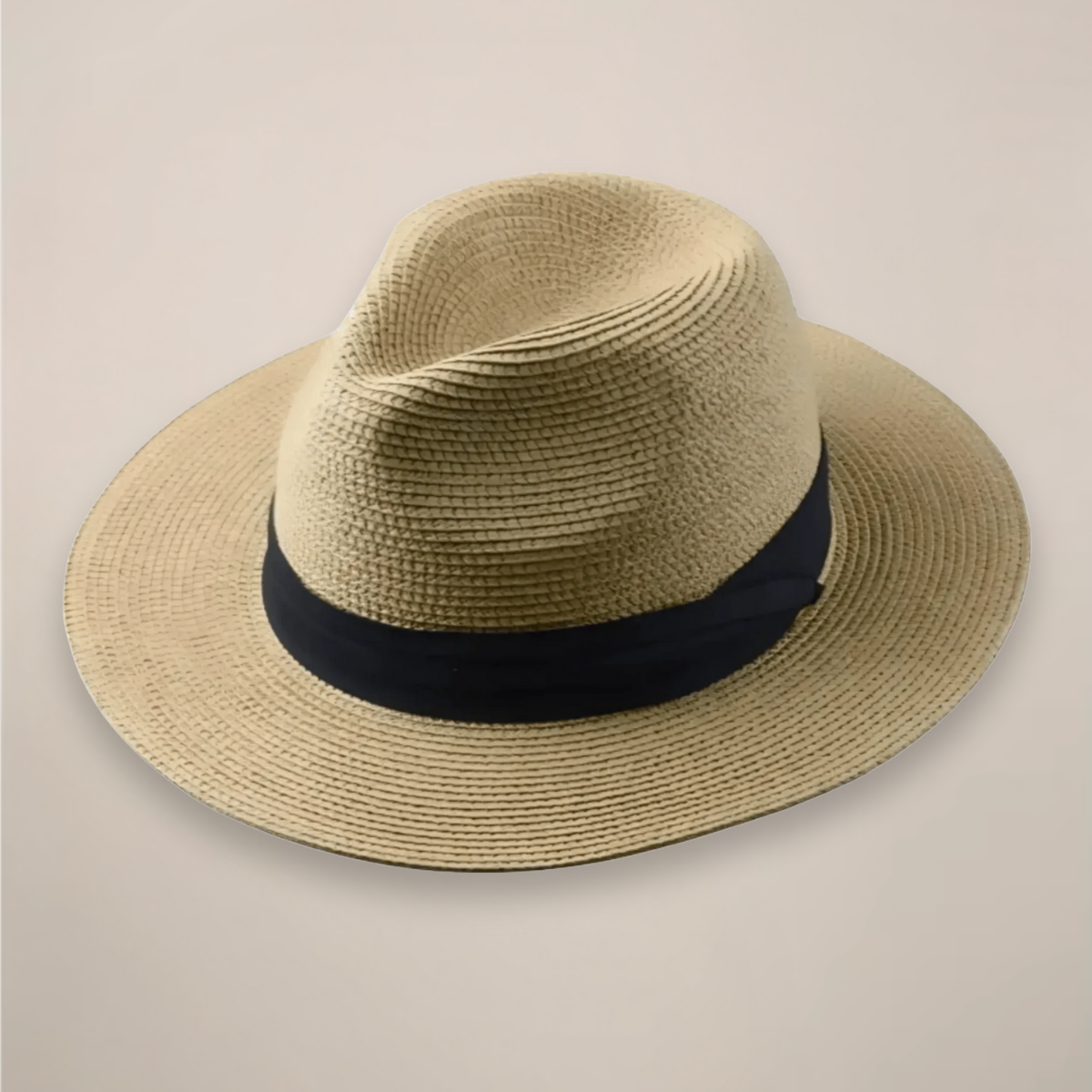 Panamahatt herr med bred brätte och klassisk kulle, stråhatt till sommaren och stranden - Khaki